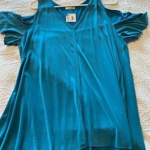 Crop shoulder blue top
